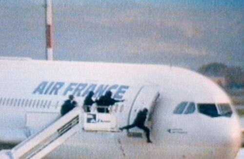 エールフランス8969便ハイジャック事件はパリのエッフェル塔に突入させる計画だった⁈